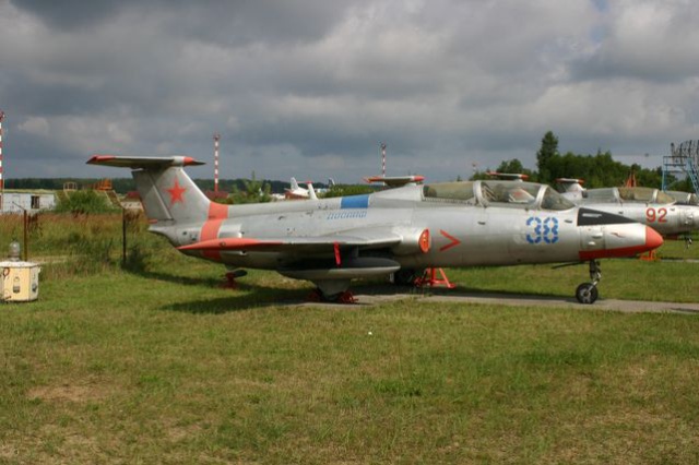 Л-29 (Дельфин) - Учебно-тренировочный самолет