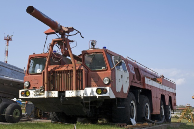 Aerodrome fire-fighting vehicle AA-60 (MAZ-7310)